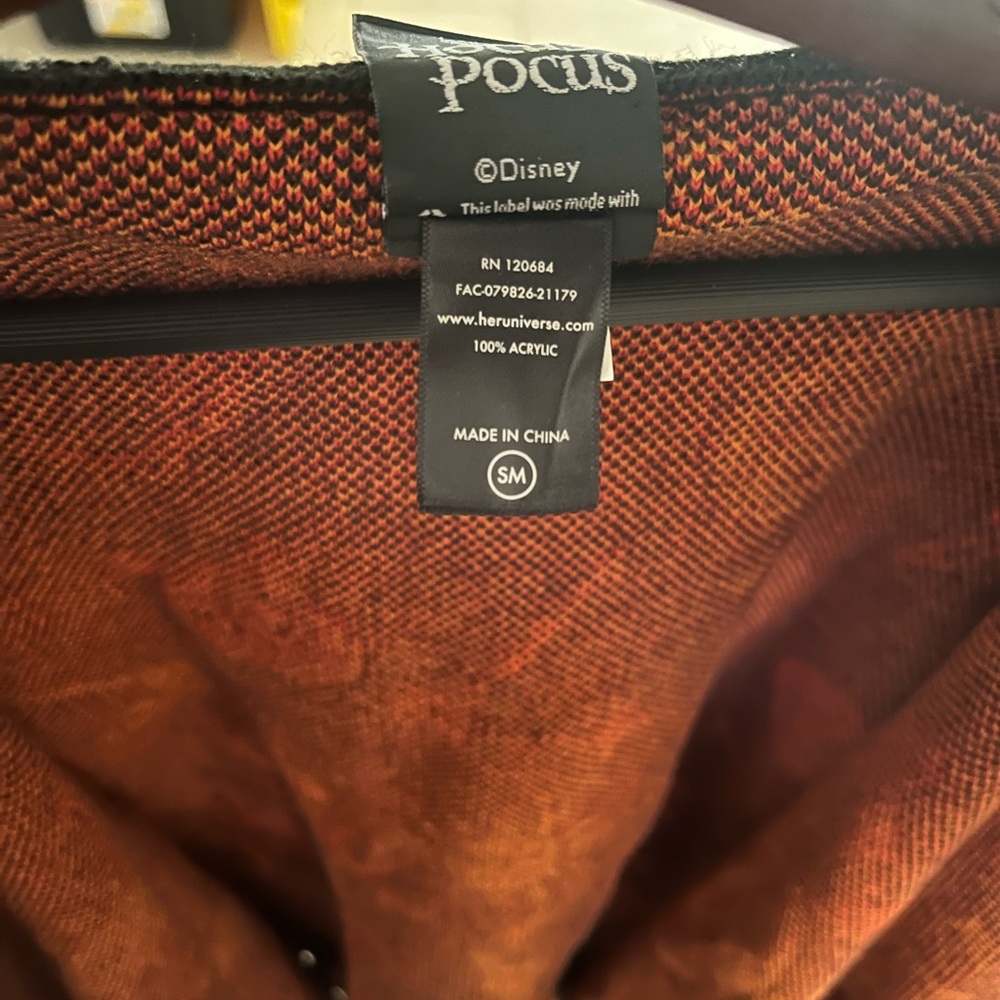 DISNEY 🆕 Her Universe Black and Orange Halloween Cardigan NO FRINGE - Picture 7 of 8